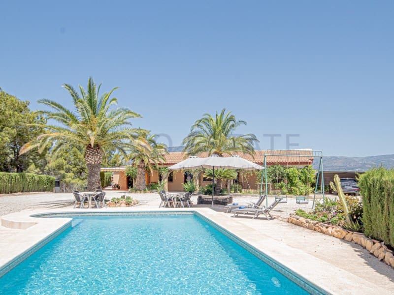 3 camera da letto Villa da affitare come casa vacanza in La Nucia con piscina garage - 2.000 € (Rif: 9910405)