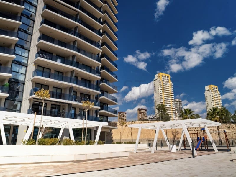3 slaapkamer Flat te koop in Benidorm met garage - € 690.000 (Ref: 9910406)