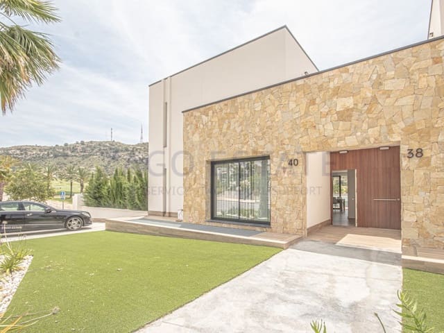 Villa/Maison Semi-Mitoyenne de 3 chambres à louer à Monforte del Cid avec piscine - 3 500 € (Ref: 9933723)