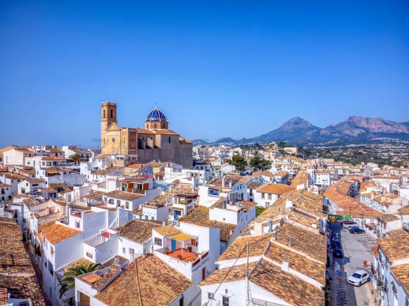 Commercial for sale in Altea - € 550,000 (Ref: 9936047)