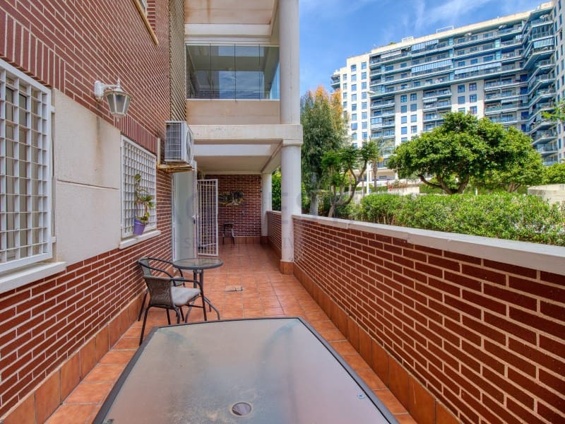 2 slaapkamer Flat te koop in La Villajoyosa / Vila Joiosa met garage - € 250.000 (Ref: 9949397)