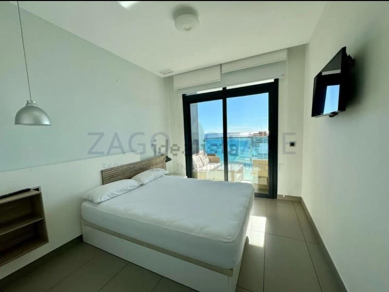 Flat for rent in Benidorm with pool garage - € 2,100 (Ref: 9959397)