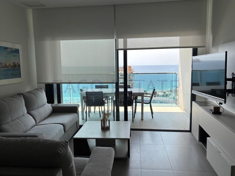Flat for rent in Benidorm with pool garage - € 2,100 (Ref: 9959397)
