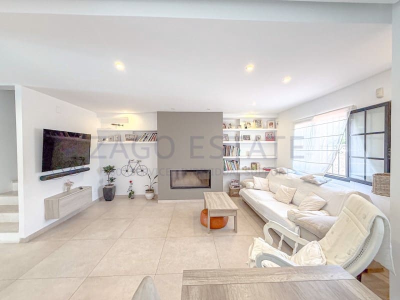 Pareado de 3 habitaciones en Alfaz del Pi / L'Alfàs del Pi en venta con piscina garaje - 470.000 € (Ref: 9990384)