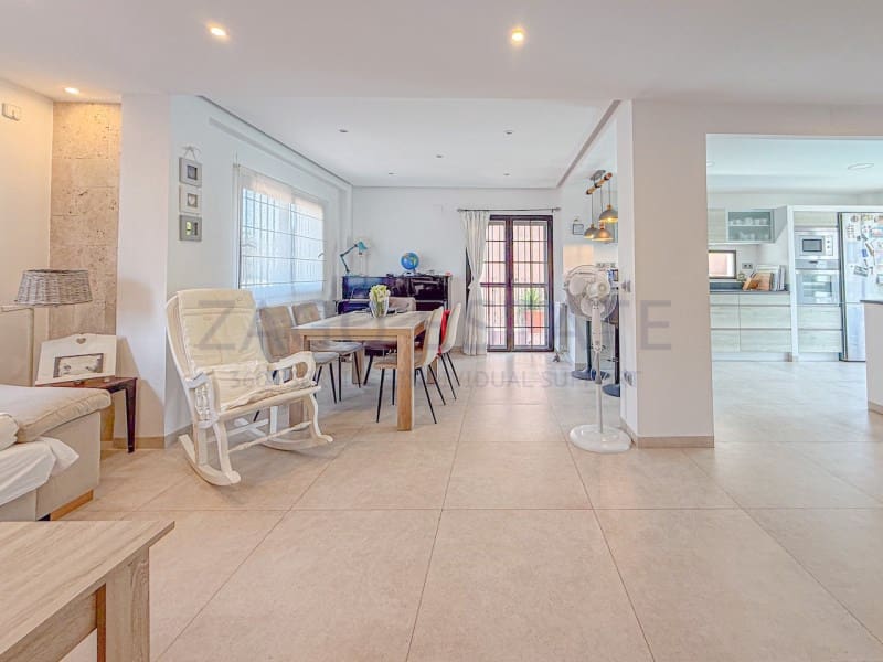 Pareado de 3 habitaciones en Alfaz del Pi / L'Alfàs del Pi en venta con piscina garaje - 470.000 € (Ref: 9990384)