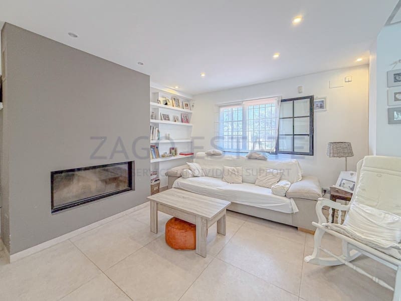 Pareado de 3 habitaciones en Alfaz del Pi / L'Alfàs del Pi en venta con piscina garaje - 470.000 € (Ref: 9990384)