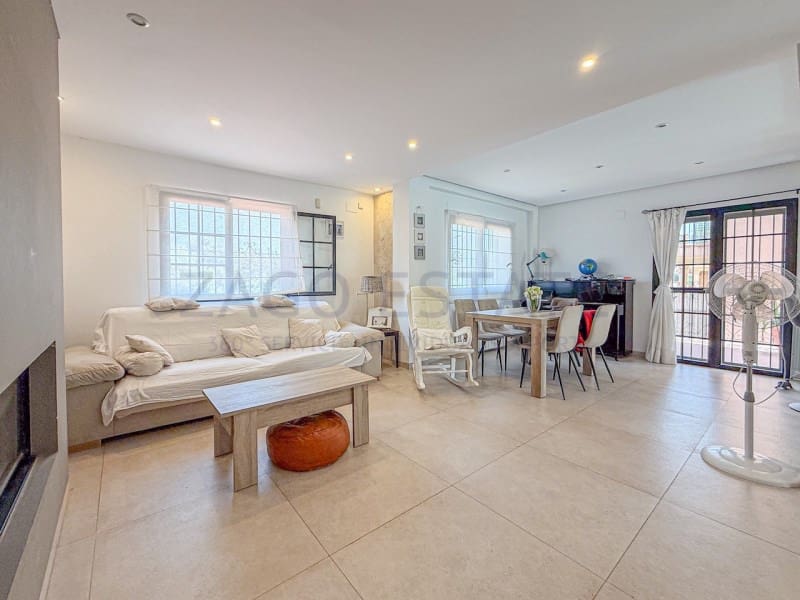 Pareado de 3 habitaciones en Alfaz del Pi / L'Alfàs del Pi en venta con piscina garaje - 470.000 € (Ref: 9990384)