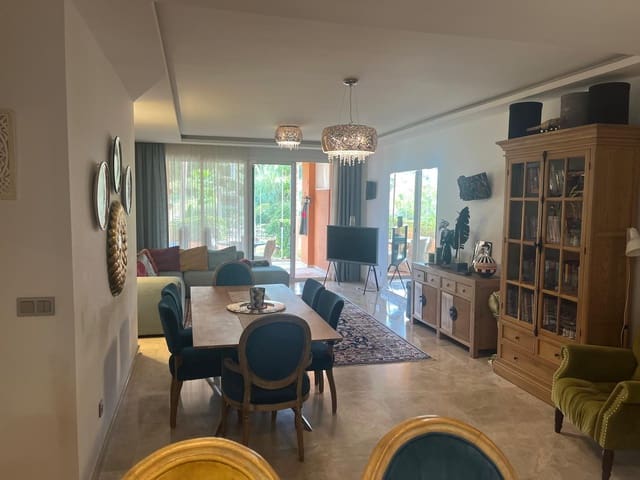 2 sypialnia Apartament na sprzedaż w Bahía de Marbella, Marbella z basenem garażem - 645 000 € (Ref: 9731546)