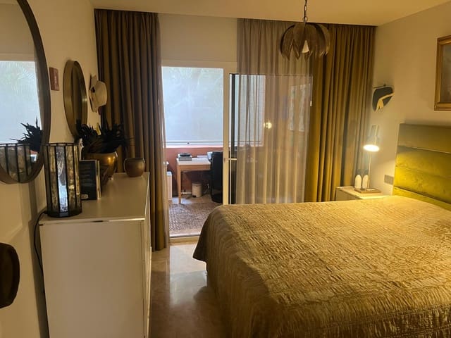 2 sypialnia Apartament na sprzedaż w Bahía de Marbella, Marbella z basenem garażem - 645 000 € (Ref: 9731546)