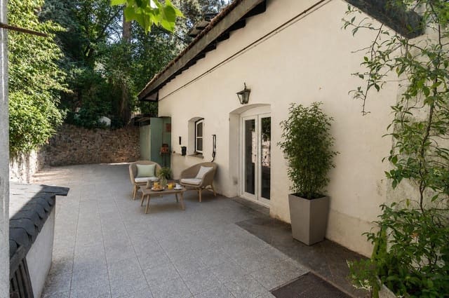 4 soverom Kjedet enebolig til salgs i San Lorenzo de El Escorial med svømmebasseng garasje - € 700 000 (Ref: 10062117)