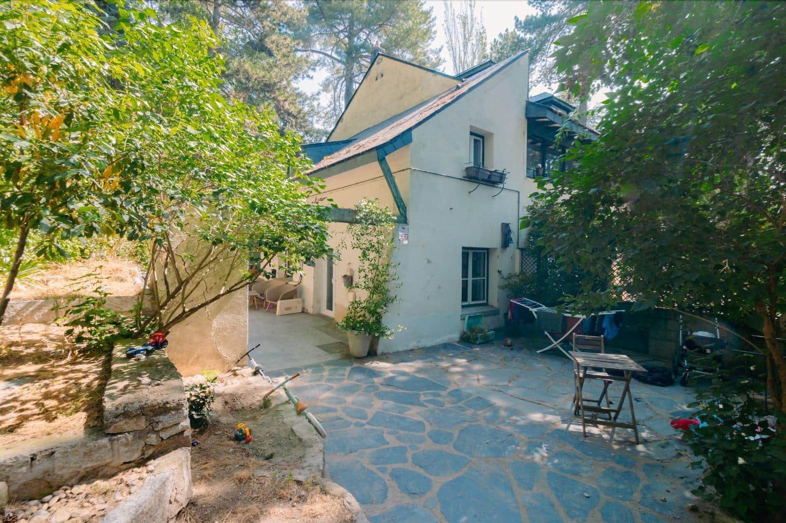 4 soverom Kjedet enebolig til salgs i San Lorenzo de El Escorial med svømmebasseng garasje - € 700 000 (Ref: 10062117)