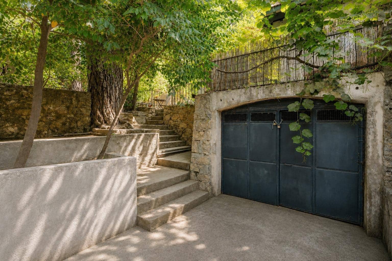 4 bedroom Semi-detached Villa for sale in San Lorenzo de El Escorial with pool garage - € 700,000 (Ref: 10062117)