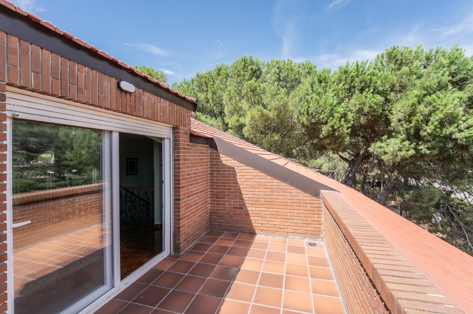 5 bedroom Villa for sale in Galapagar with pool garage - € 720,000 (Ref: 10064787)