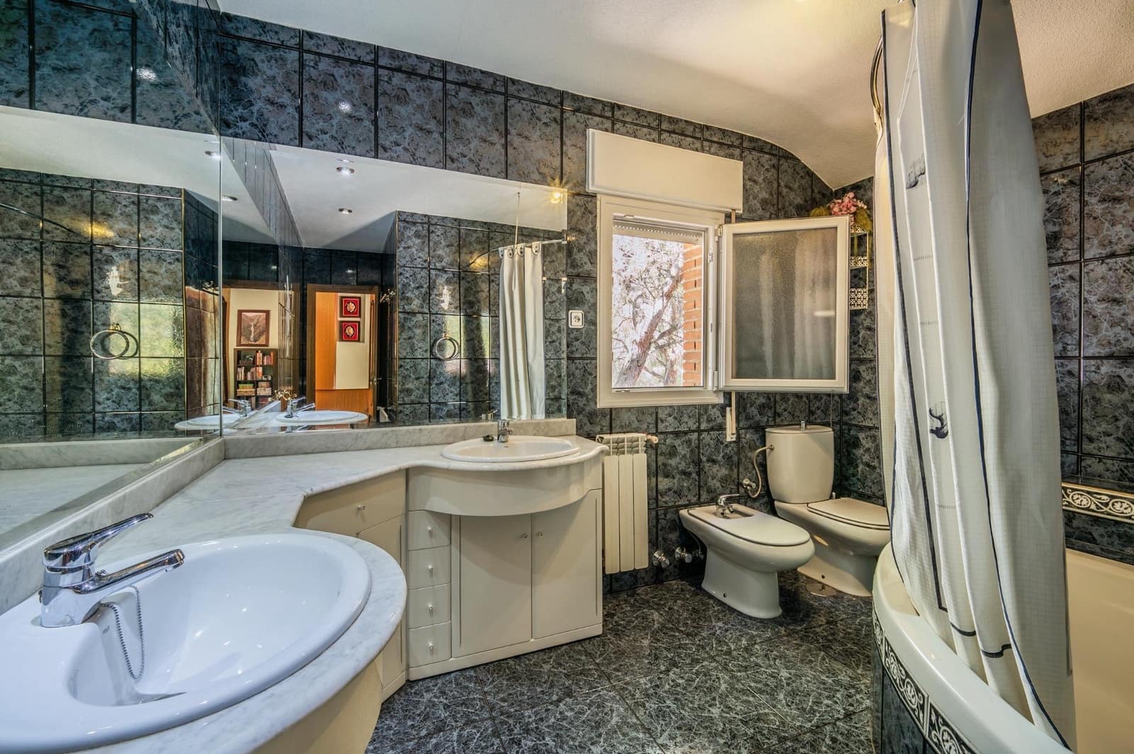 5 bedroom Villa for sale in Galapagar with pool garage - € 720,000 (Ref: 10064787)