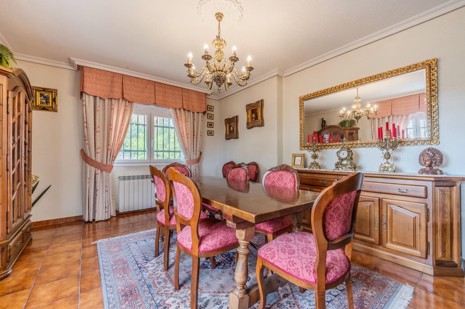 5 bedroom Villa for sale in Galapagar with pool garage - € 720,000 (Ref: 10064787)