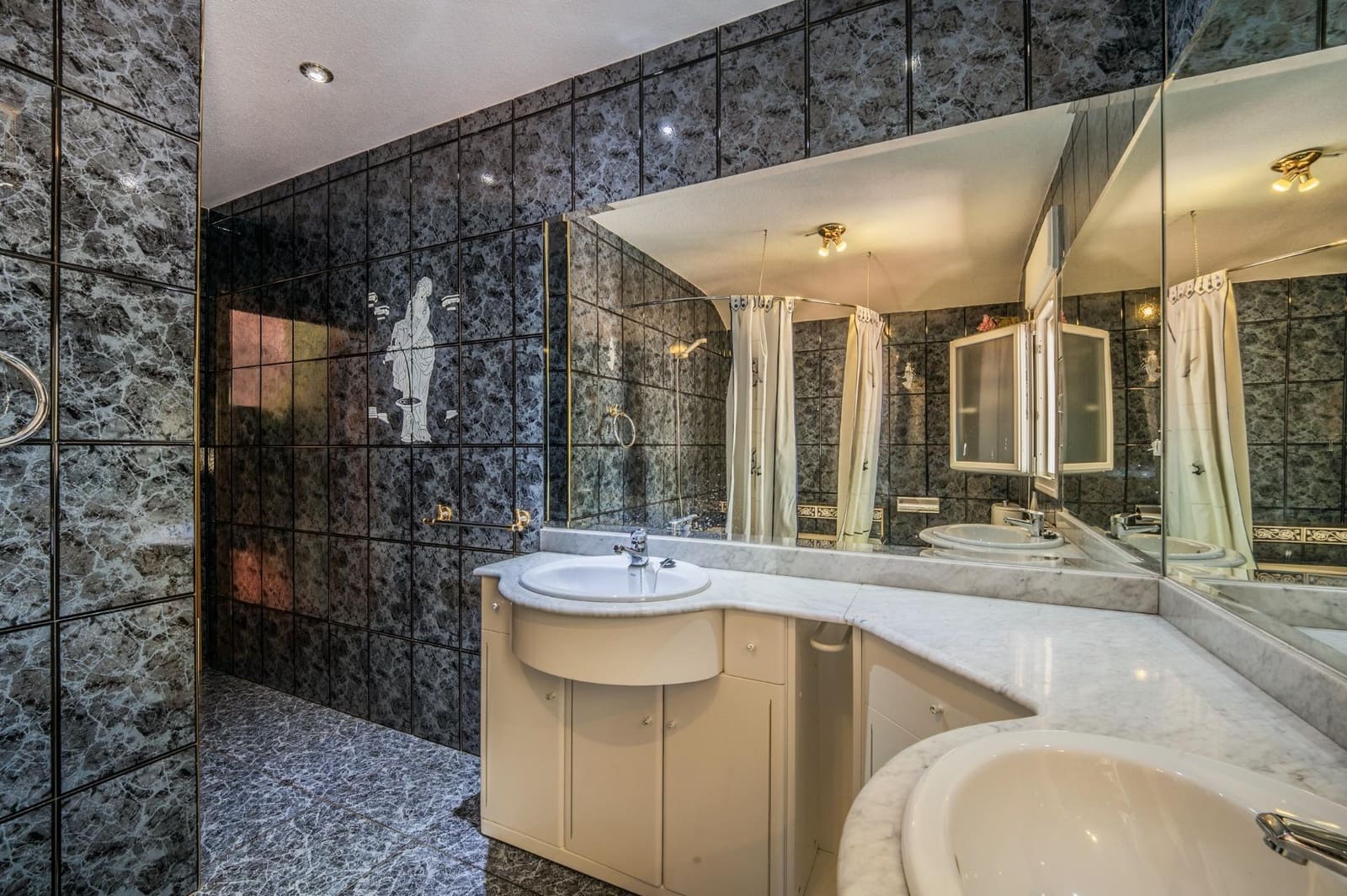 5 bedroom Villa for sale in Galapagar with pool garage - € 720,000 (Ref: 10064787)