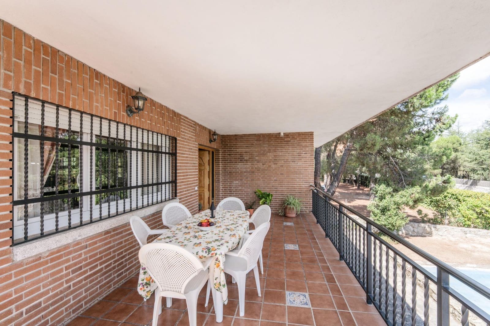 5 bedroom Villa for sale in Galapagar with pool garage - € 720,000 (Ref: 10064787)