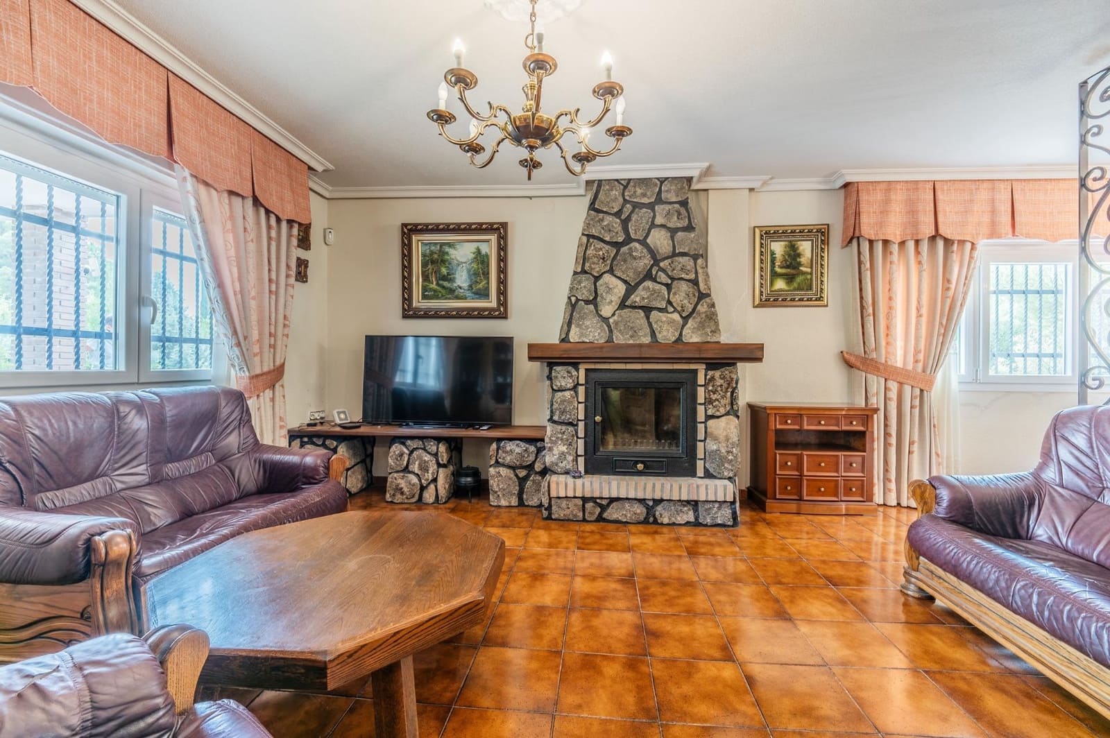 5 bedroom Villa for sale in Galapagar with pool garage - € 720,000 (Ref: 10064787)