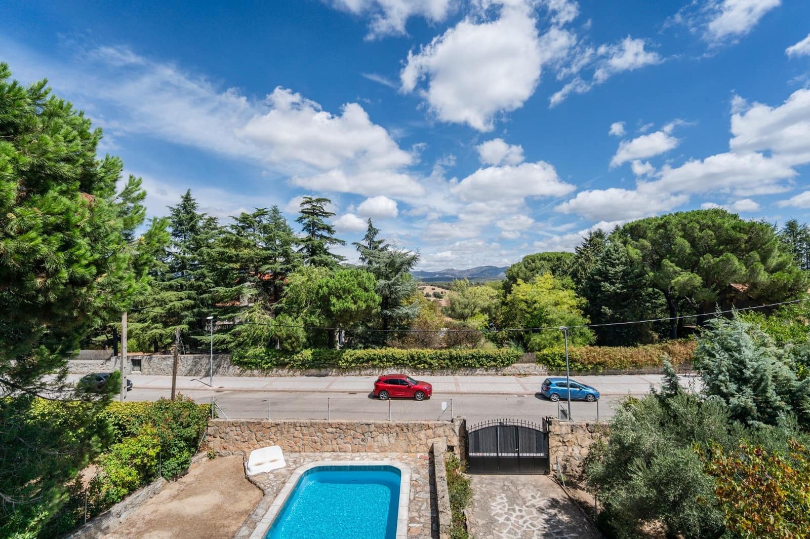 5 bedroom Villa for sale in Galapagar with pool garage - € 720,000 (Ref: 10064787)