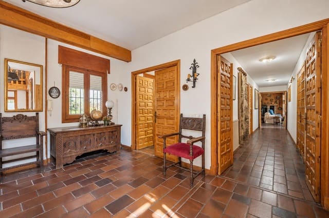 20 quarto Moradia para venda em Villanueva de la Cañada com piscina garagem - 1 650 000 € (Ref: 10129690)