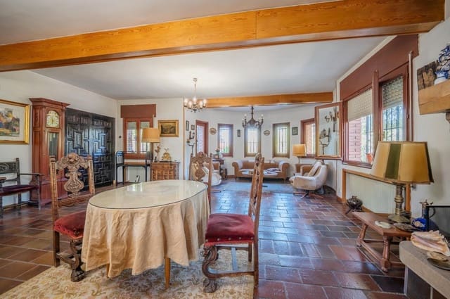 20 quarto Moradia para venda em Villanueva de la Cañada com piscina garagem - 1 650 000 € (Ref: 10129690)