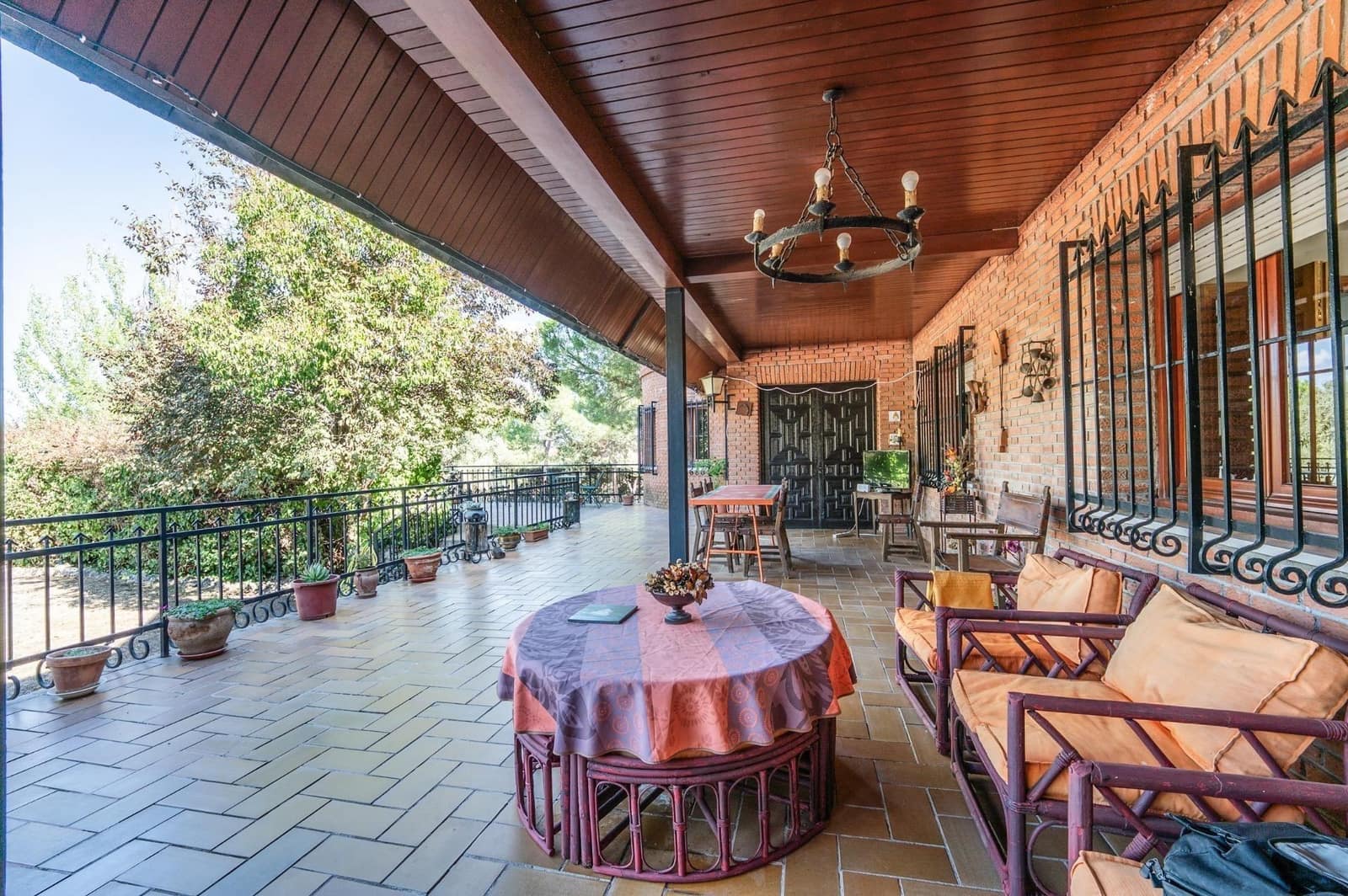 20 quarto Moradia para venda em Villanueva de la Canada com piscina garagem - 1 650 000 € (Ref: 10129690)