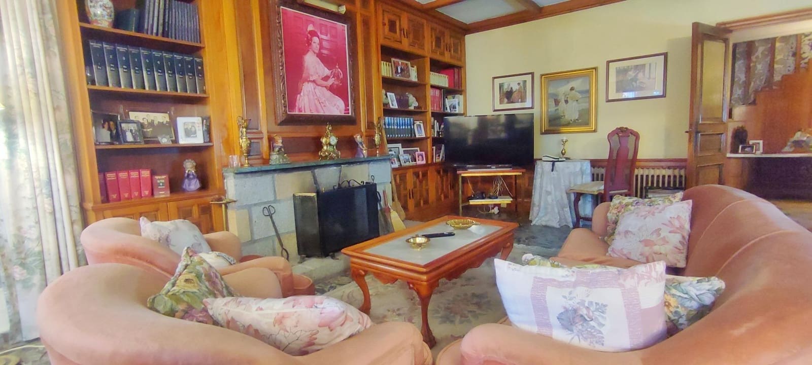 6 bedroom Villa for sale in Moralzarzal with pool garage - € 1,190,000 (Ref: 9491737)