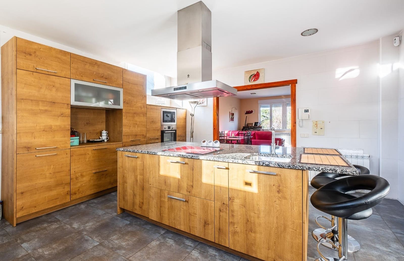 4 bedroom Villa for sale in Robledo de Chavela with pool garage - € 360,000 (Ref: 9491738)