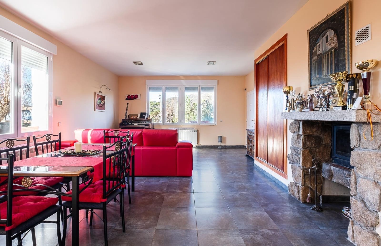 4 bedroom Villa for sale in Robledo de Chavela with pool garage - € 360,000 (Ref: 9491738)