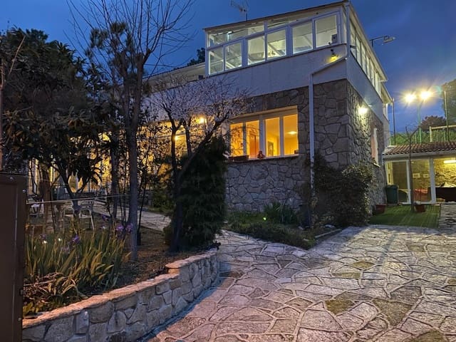 4 slaapkamer Villa te koop in Robledo de Chavela met zwembad garage - € 360.000 (Ref: 9491738)