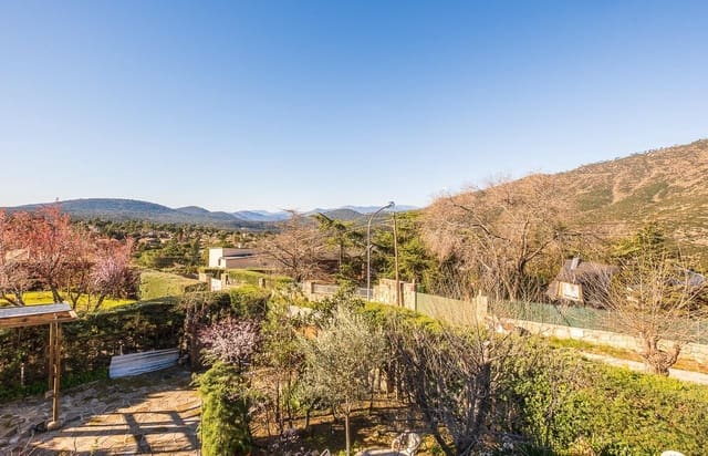 Chalet de 4 habitaciones en Robledo de Chavela en venta con piscina garaje - 360.000 € (Ref: 9491738)