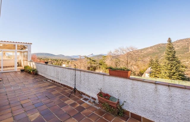 Chalet de 4 habitaciones en Robledo de Chavela en venta con piscina garaje - 360.000 € (Ref: 9491738)