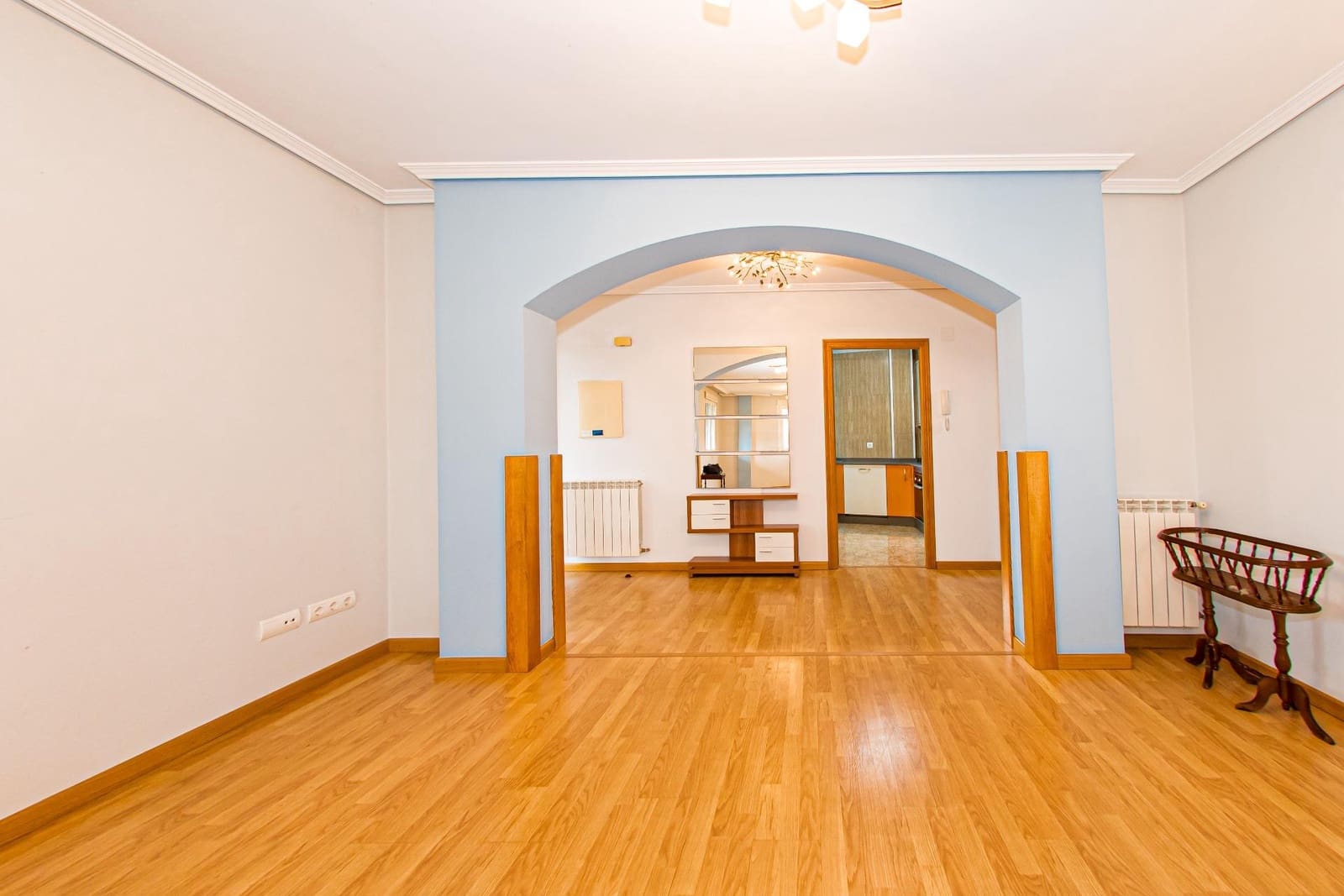 5 bedroom Villa for sale in Ponferrada with garage - € 385,000 (Ref: 9491740)