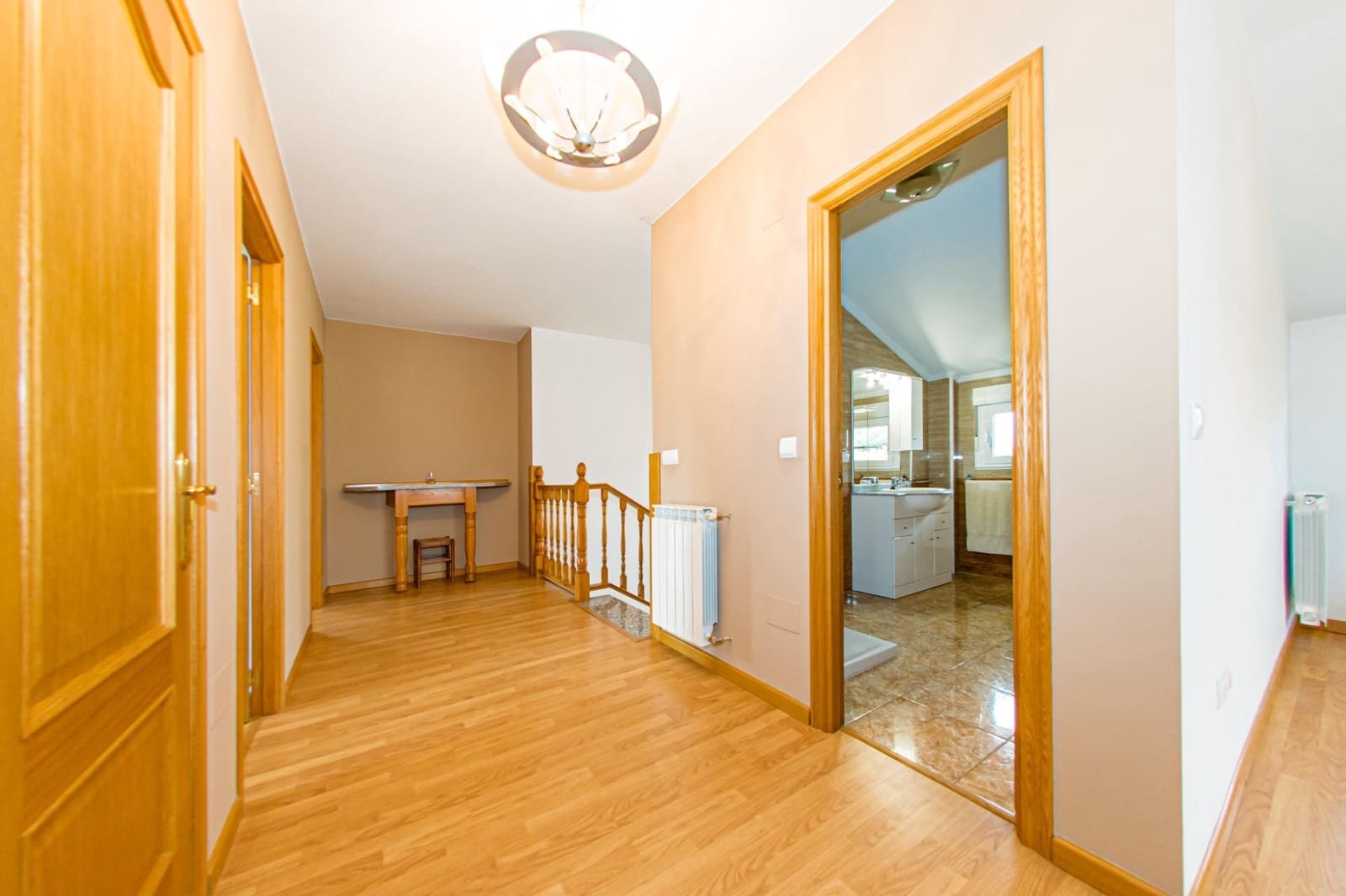 5 bedroom Villa for sale in Ponferrada with garage - € 385,000 (Ref: 9491740)