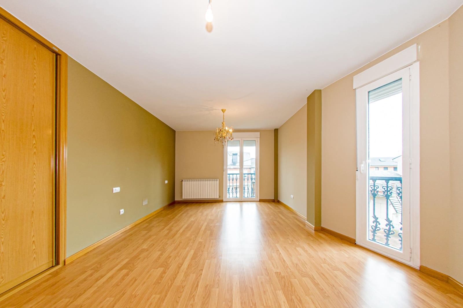 5 camera da letto Villa in vendita in Ponferrada con garage - 385.000 € (Rif: 9491740)