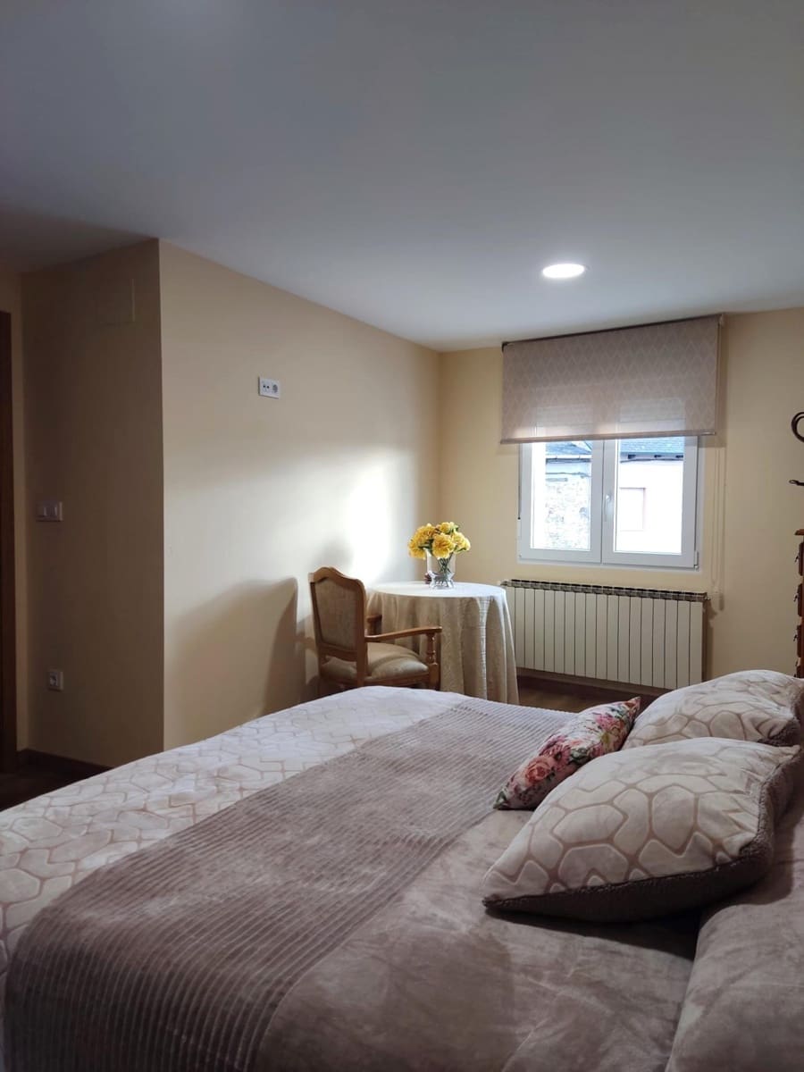 3 makuuhuone Omakotitalo myytävänä paikassa Castropodame mukana 
autotalli - 145 000 € (Ref: 9491741)