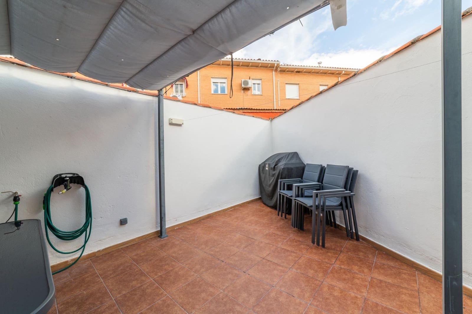 Chalet de 3 habitaciones en Ciruelos en venta con garaje - 220.000 € (Ref: 9491742)