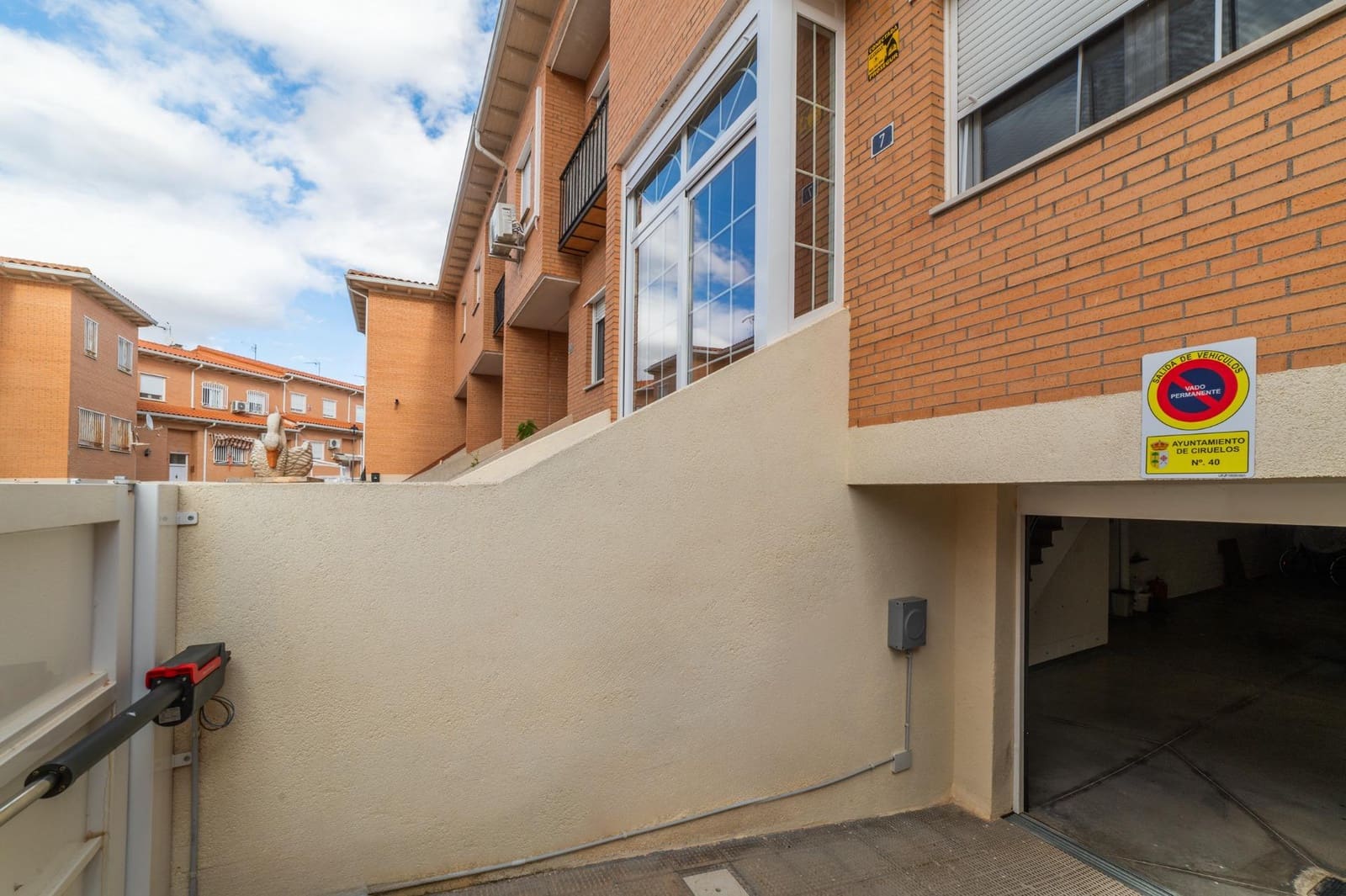 Chalet de 3 habitaciones en Ciruelos en venta con garaje - 200.000 € (Ref: 9491742)