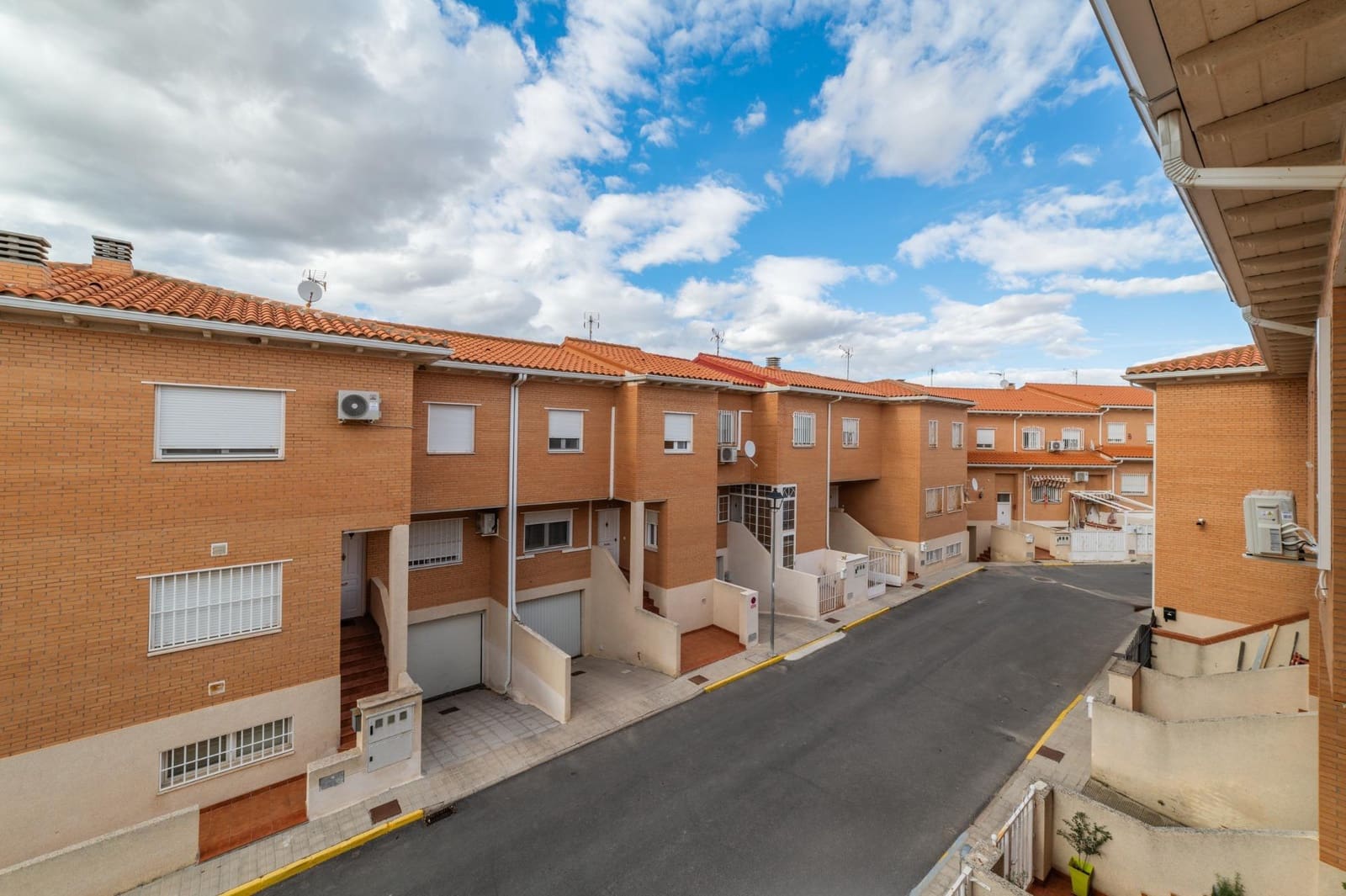 Chalet de 3 habitaciones en Ciruelos en venta con garaje - 200.000 € (Ref: 9491742)