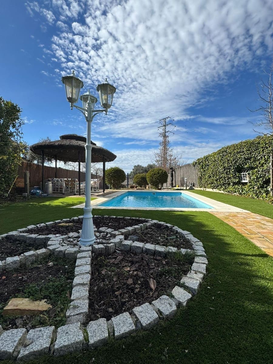 3 makuuhuone Paritalo myytävänä paikassa Chapineria mukana uima-altaan 
autotalli - 395 000 € (Ref: 9491743)