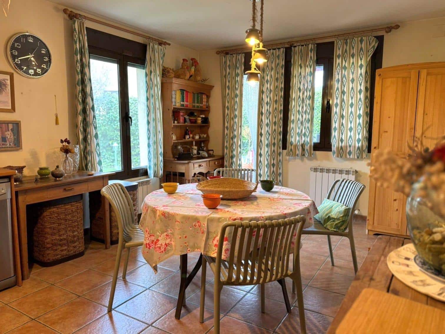 3 makuuhuone Paritalo myytävänä paikassa Chapineria mukana uima-altaan 
autotalli - 395 000 € (Ref: 9491743)