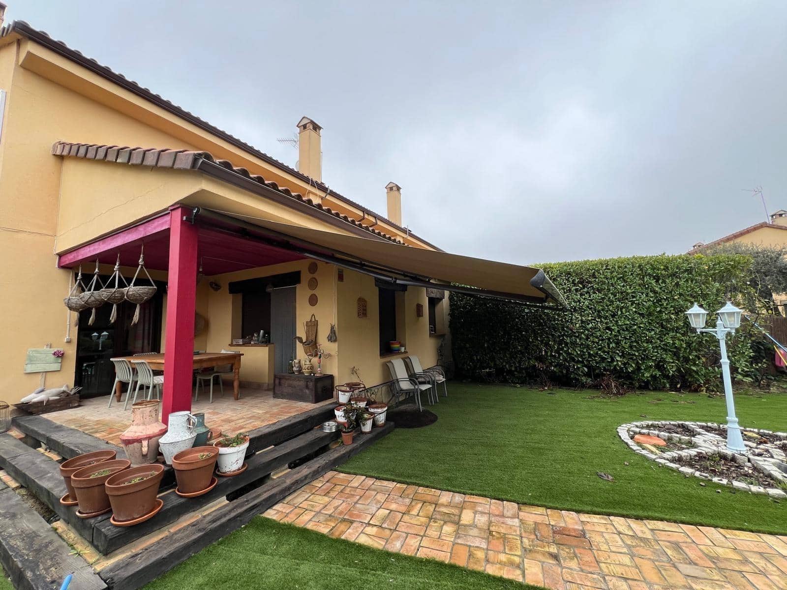 3 makuuhuone Paritalo myytävänä paikassa Chapineria mukana uima-altaan 
autotalli - 395 000 € (Ref: 9491743)