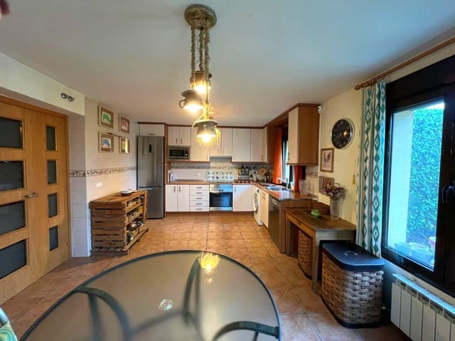 3 soveværelse Semi-Rækkehus til salg i Chapinería med swimmingpool garage - € 395.000 (Ref: 9491743)