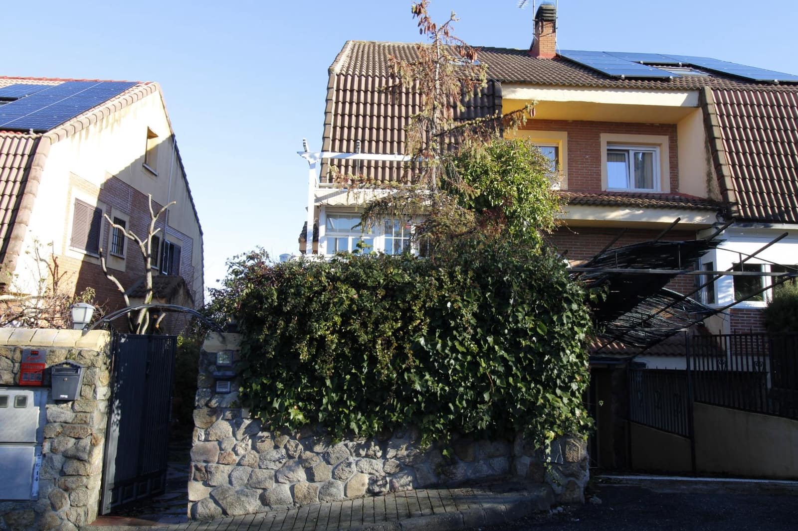 5 slaapkamer Halfvrijstaande villa te koop in Collado Villalba met garage - € 440.000 (Ref: 9519289)