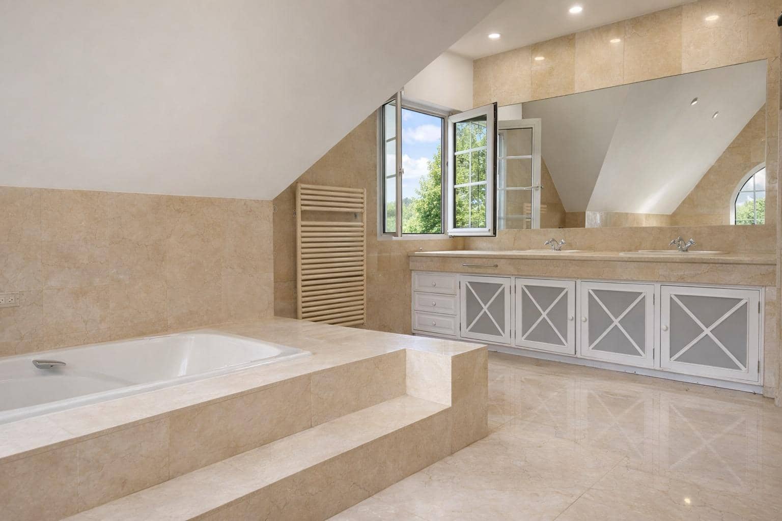 5 bedroom Villa for sale in Villaviciosa de Odon with pool garage - € 1,450,000 (Ref: 9524414)