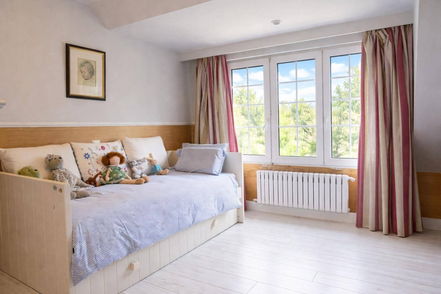 5 bedroom Villa for sale in Villaviciosa de Odon with pool garage - € 1,450,000 (Ref: 9524414)