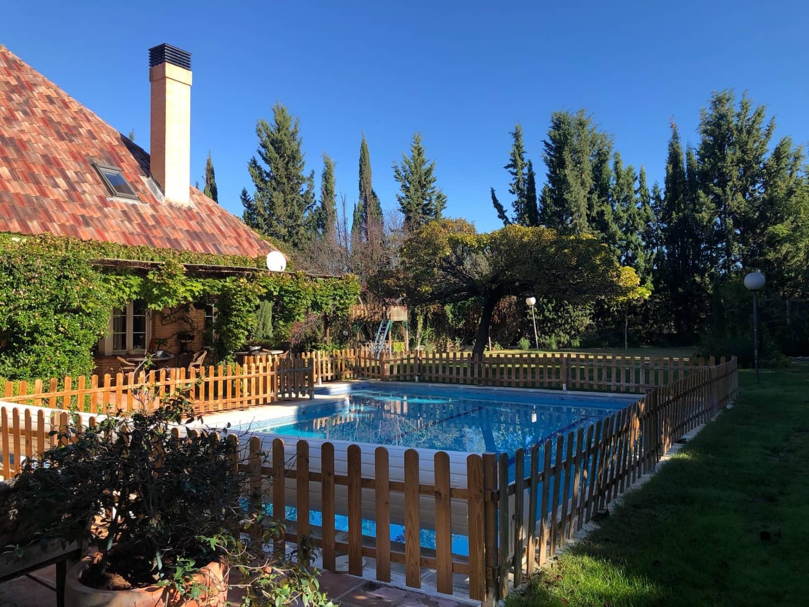 5 bedroom Villa for sale in Villaviciosa de Odon with pool garage - € 1,450,000 (Ref: 9524414)