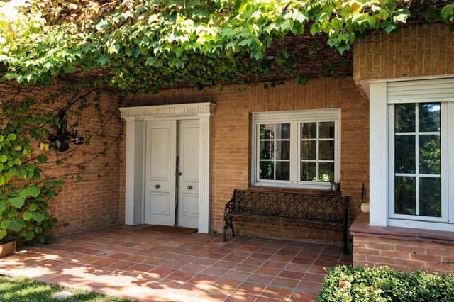 5 slaapkamer Villa te koop in Villaviciosa de Odón met zwembad garage - € 1.450.000 (Ref: 9524414)