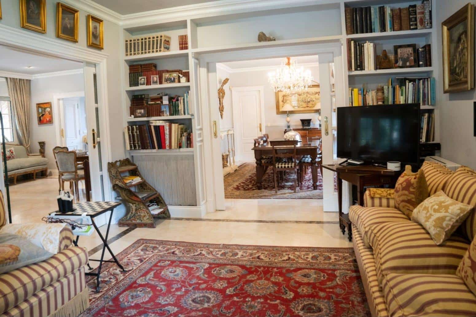 5 bedroom Villa for sale in Villaviciosa de Odon with pool garage - € 1,450,000 (Ref: 9524414)