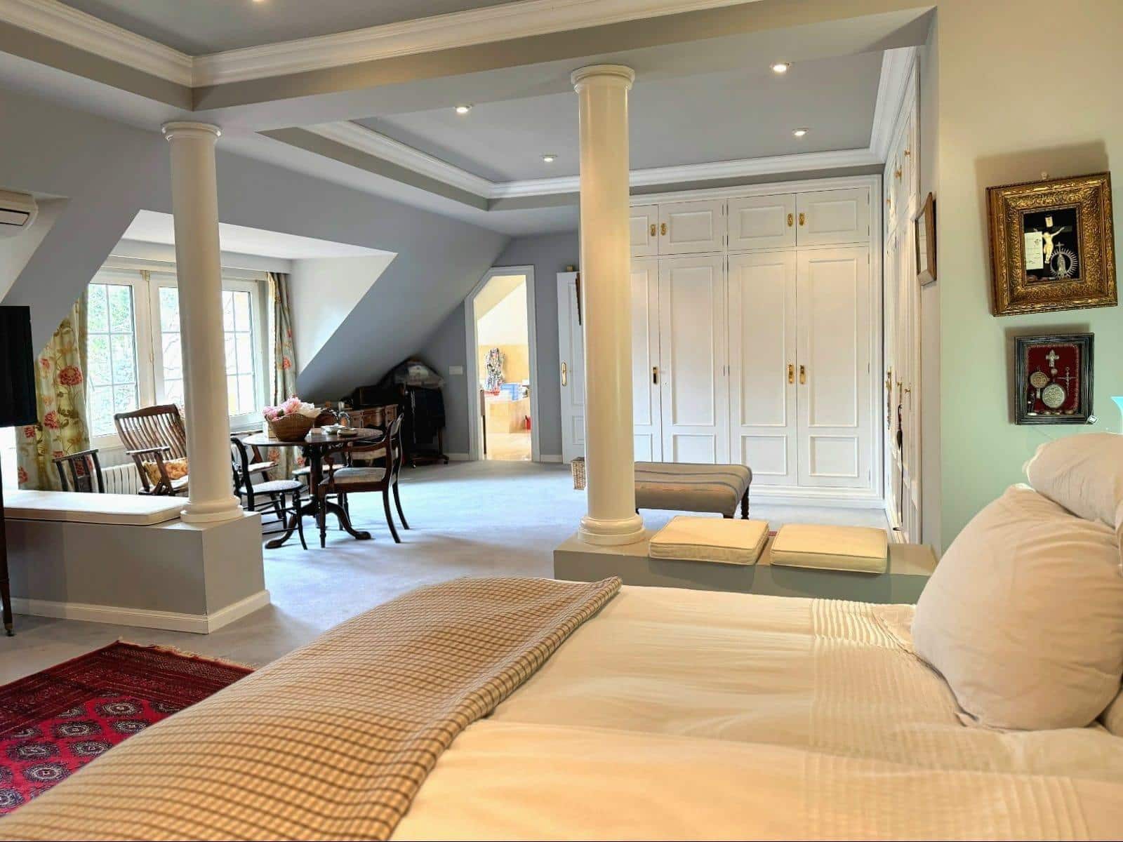 5 bedroom Villa for sale in Villaviciosa de Odon with pool garage - € 1,450,000 (Ref: 9524414)